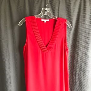 Ladies red sleeveless top